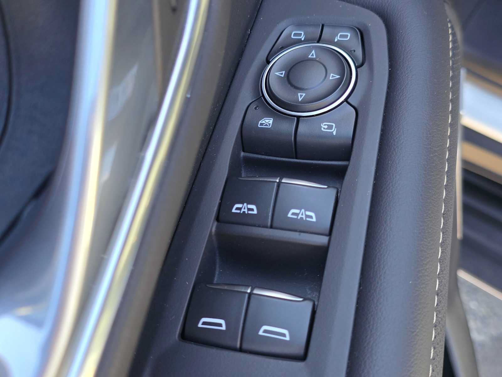 Used 2023 Chevrolet Tahoe Premier w/ Advanced Technology Package AWD/4WD image 23