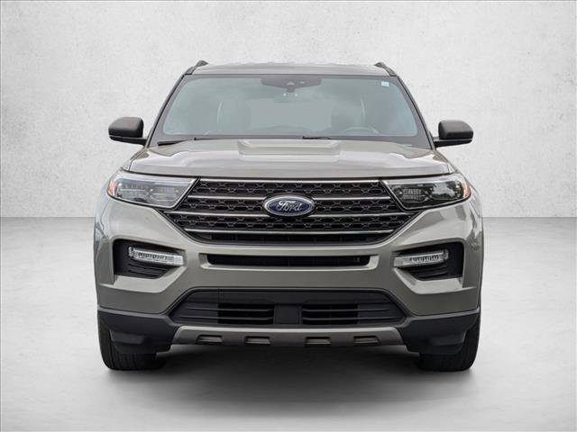 Used 2020 Ford Explorer XLT w/ Equipment Group 202A image 2
