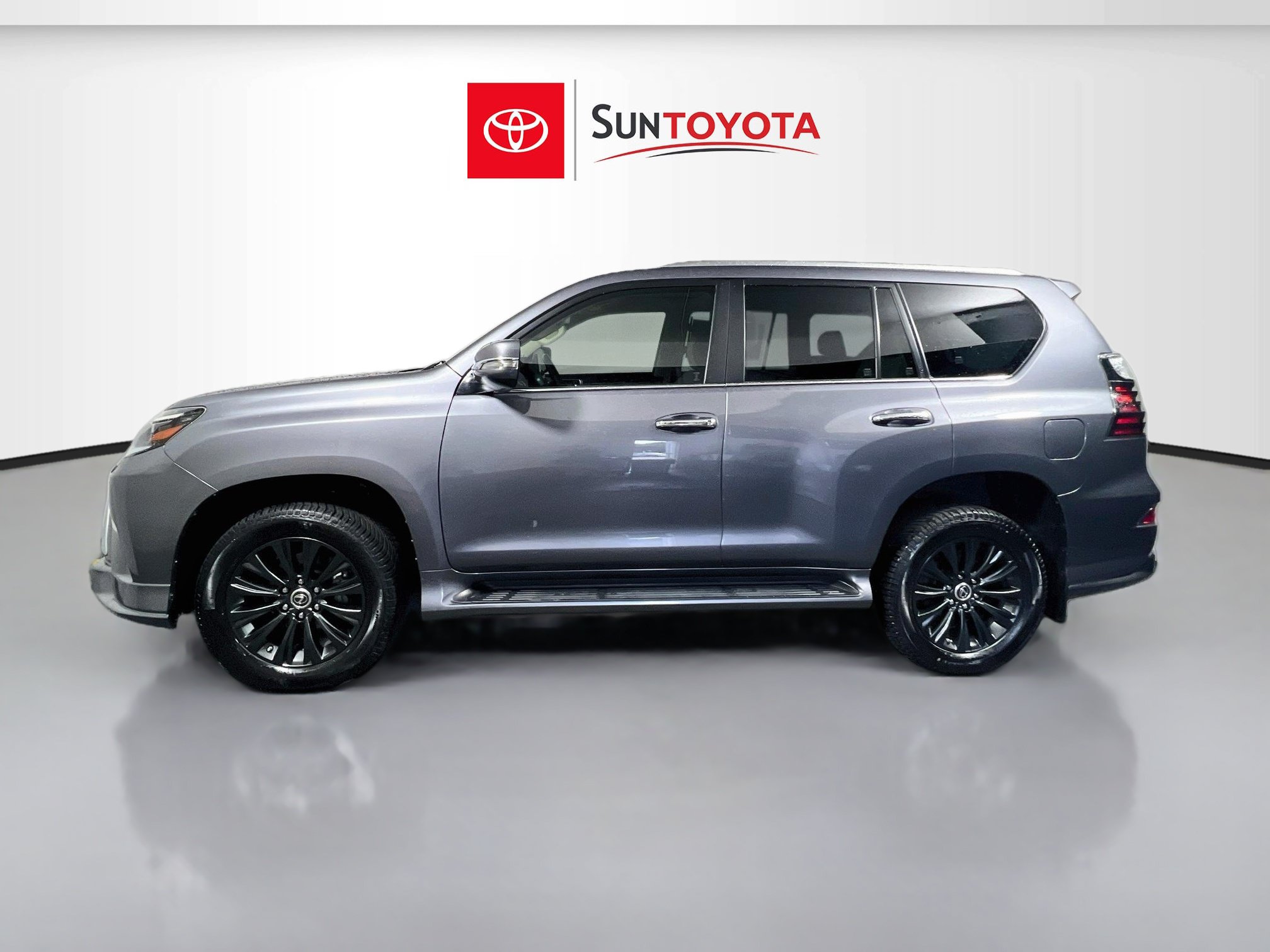 Used 2023 Lexus GX 460 Premium w/ Accessory Package AWD/4WD image 7