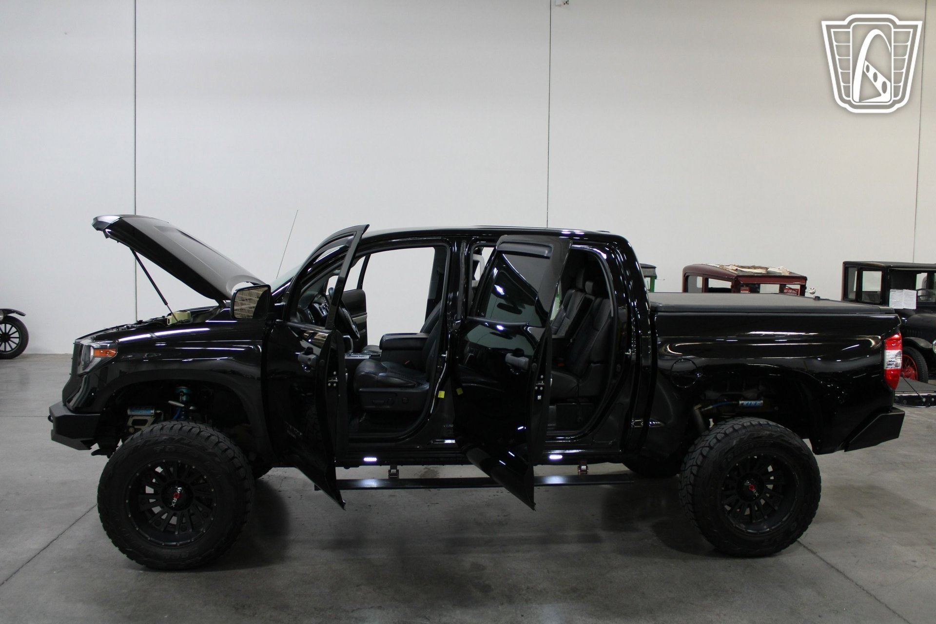 Used 2014 Toyota Tundra SR5 w/ TRD Off Road Package AWD/4WD image 31