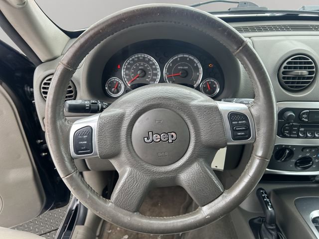 Used 2005 Jeep Liberty Limited image 12