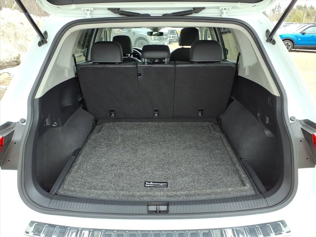 Used 2022 Volkswagen Tiguan SE w/ Panoramic Sunroof Package image 8