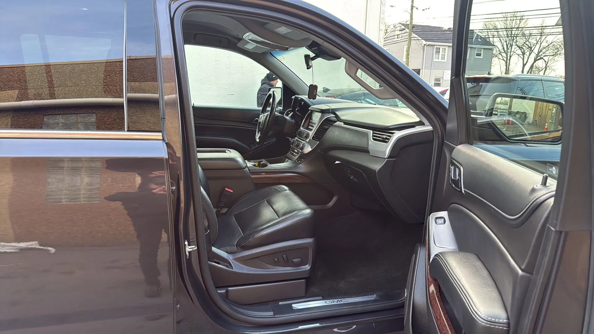 Used 2017 GMC Yukon XL SLT image 24