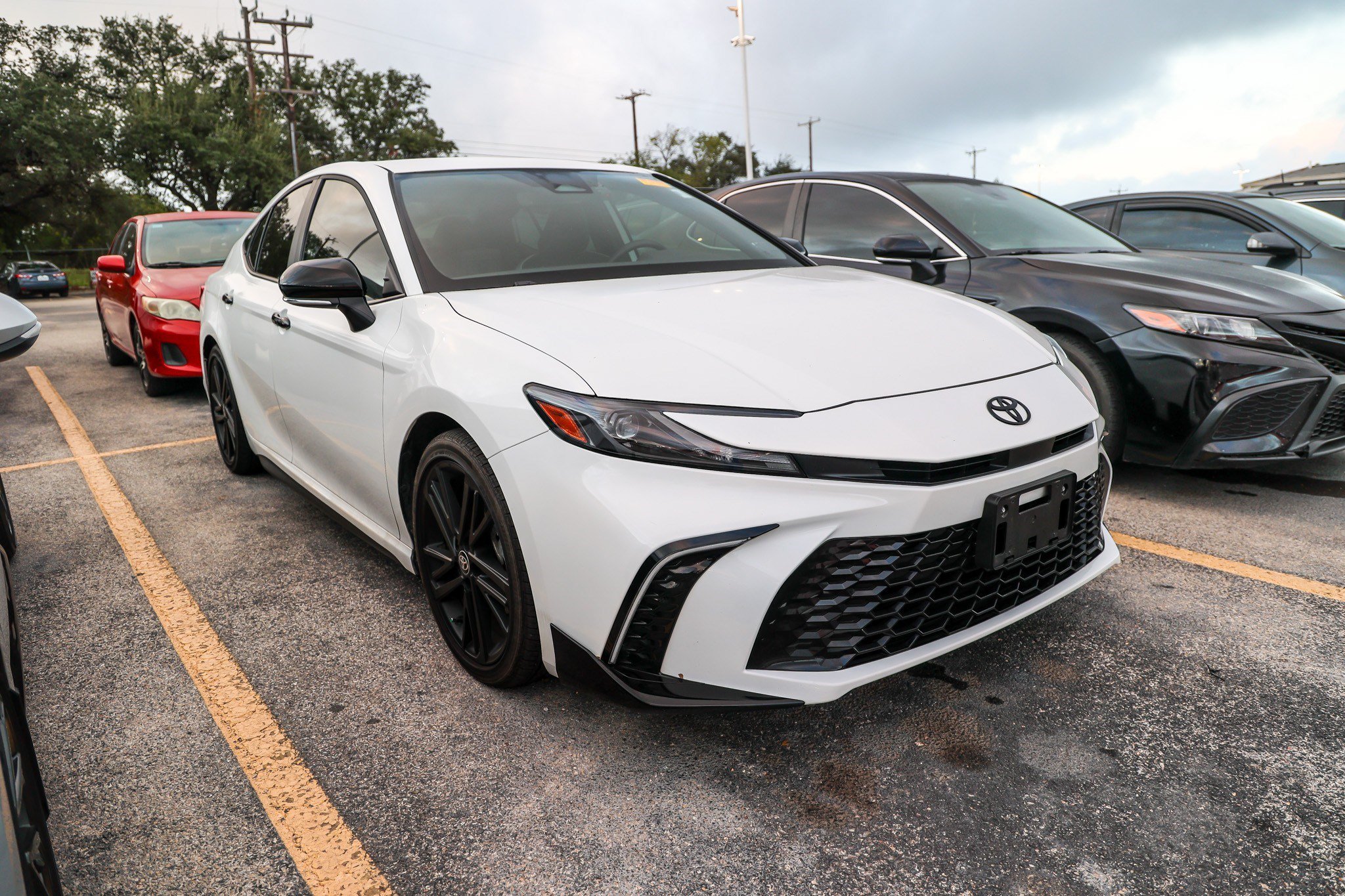 Used 2026 Toyota Camry Hybrid w/ Convenience Package FWD image 6