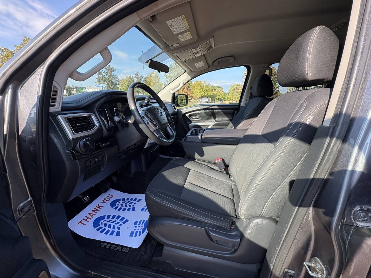 Used 2018 Nissan Titan SV AWD/4WD image 22