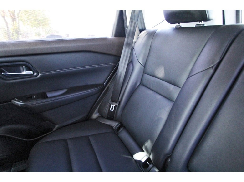 Used 2023 Nissan Rogue SL w/ SL Premium Package image 11