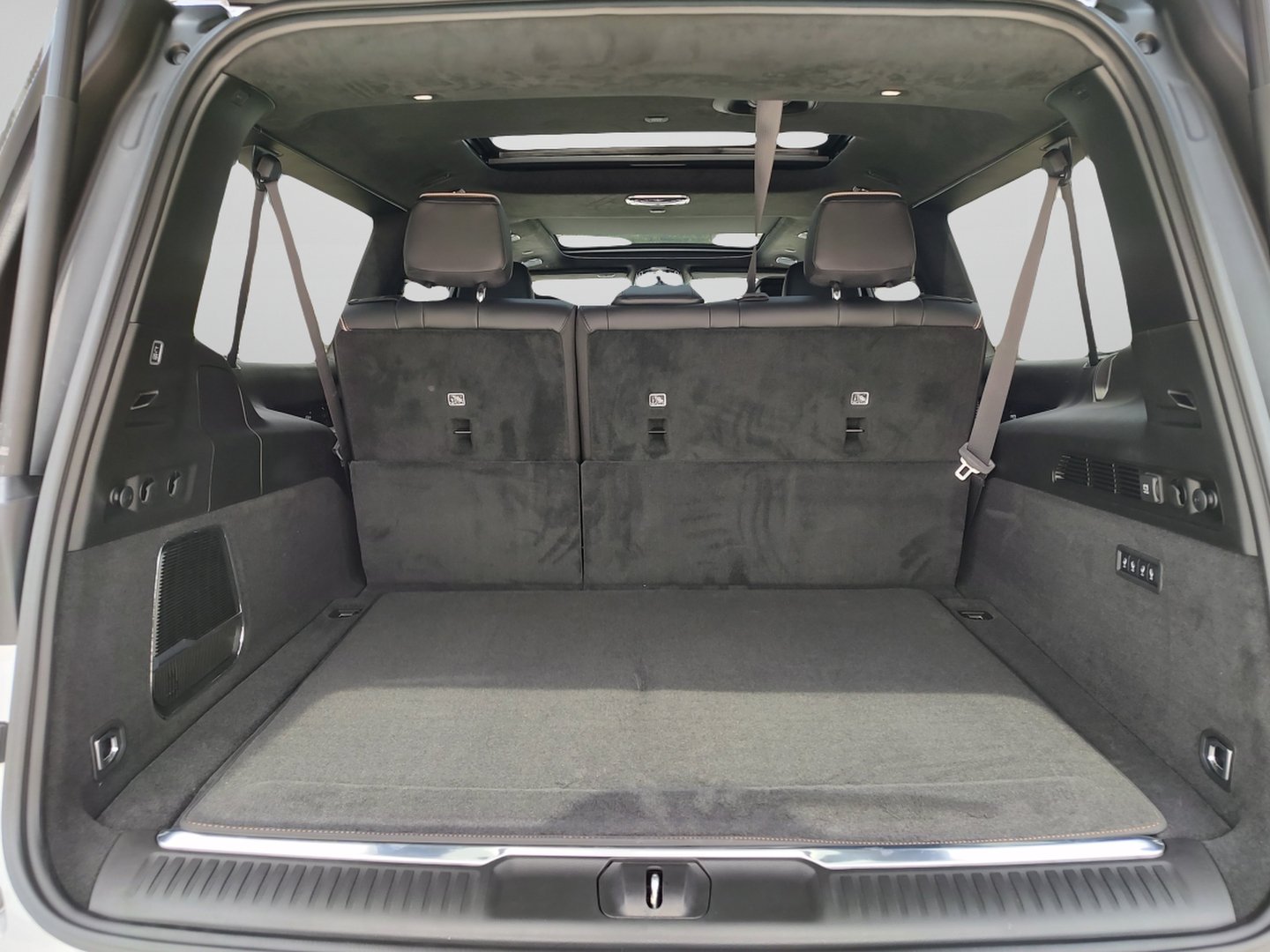 New 2026 Jeep Grand Wagoneer L Summit AWD/4WD image 32