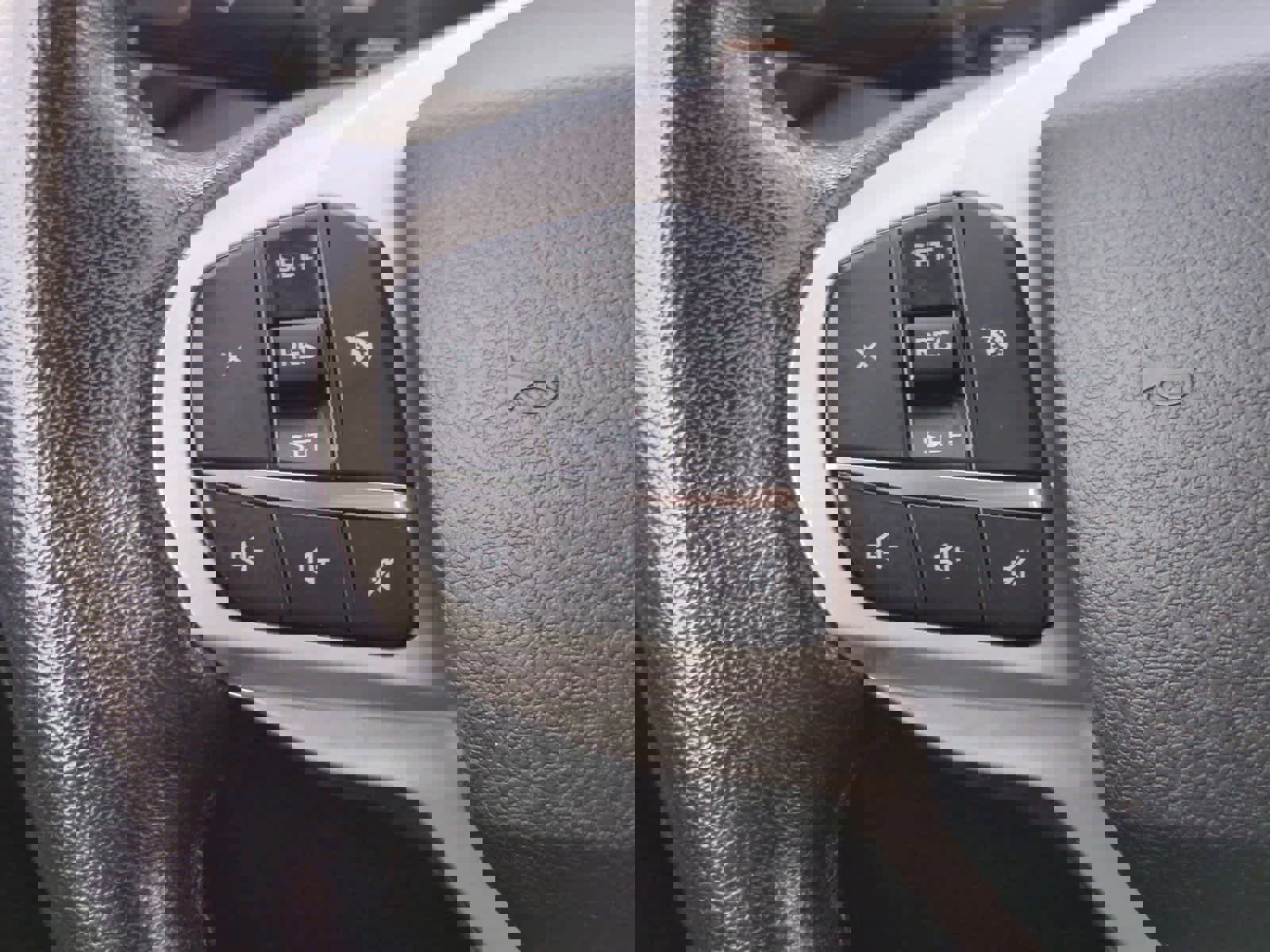 Used 2021 Ford Explorer XLT w/ Equipment Group 202A image 25