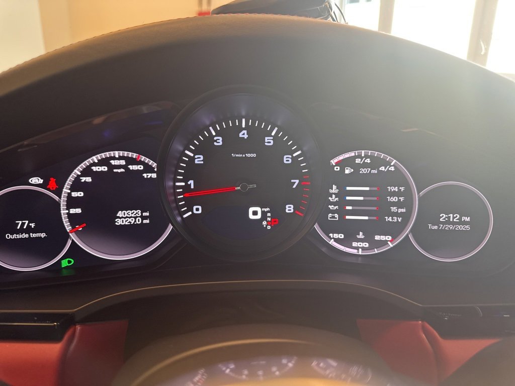 Used 2022 Porsche Cayenne Coupe image 25