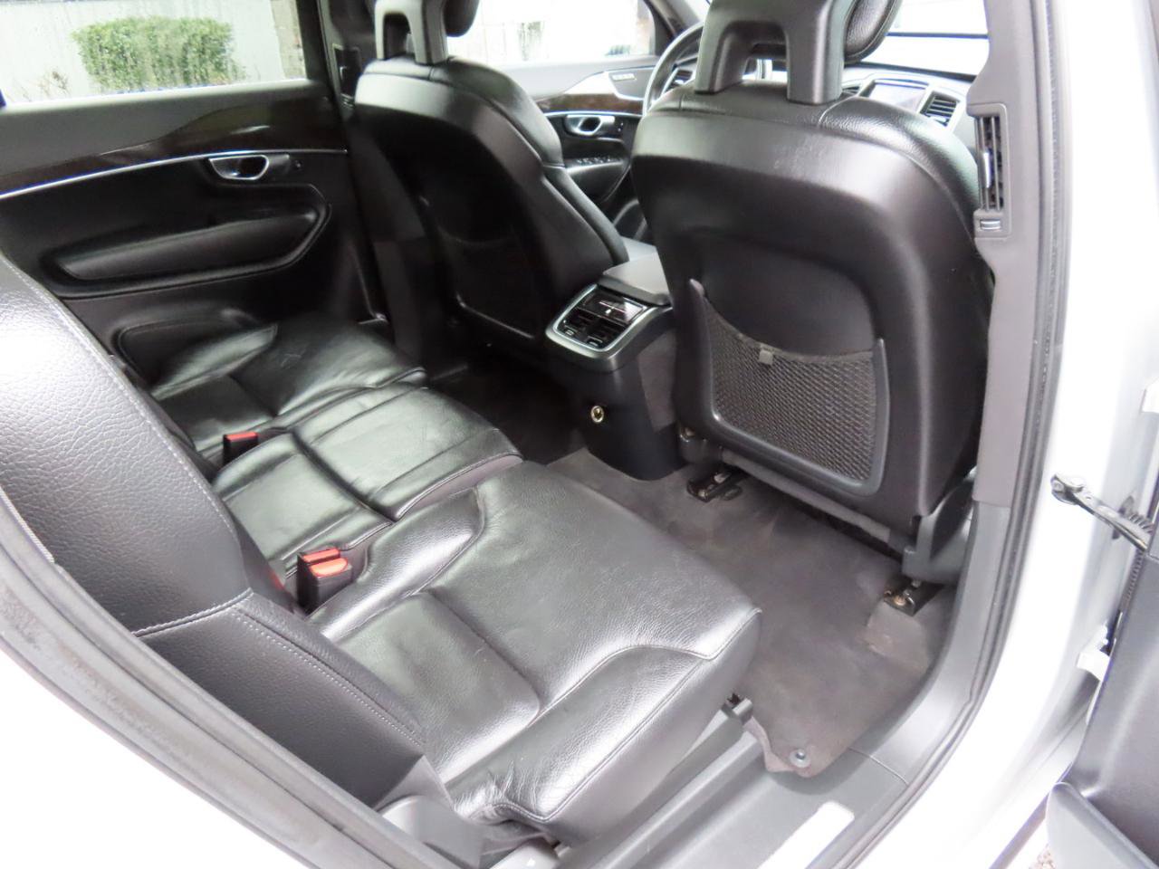 Used 2018 Volvo XC90 T6 Momentum w/ Convenience Package image 24