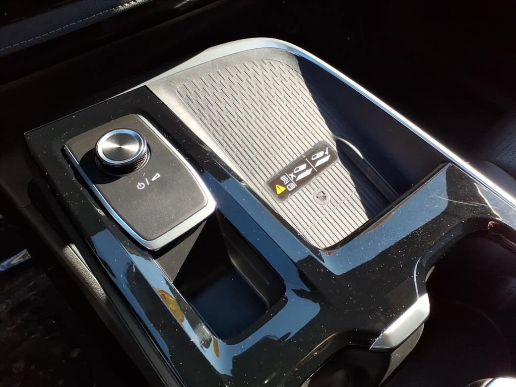 Used 2025 Buick Enclave Sport Touring image 19