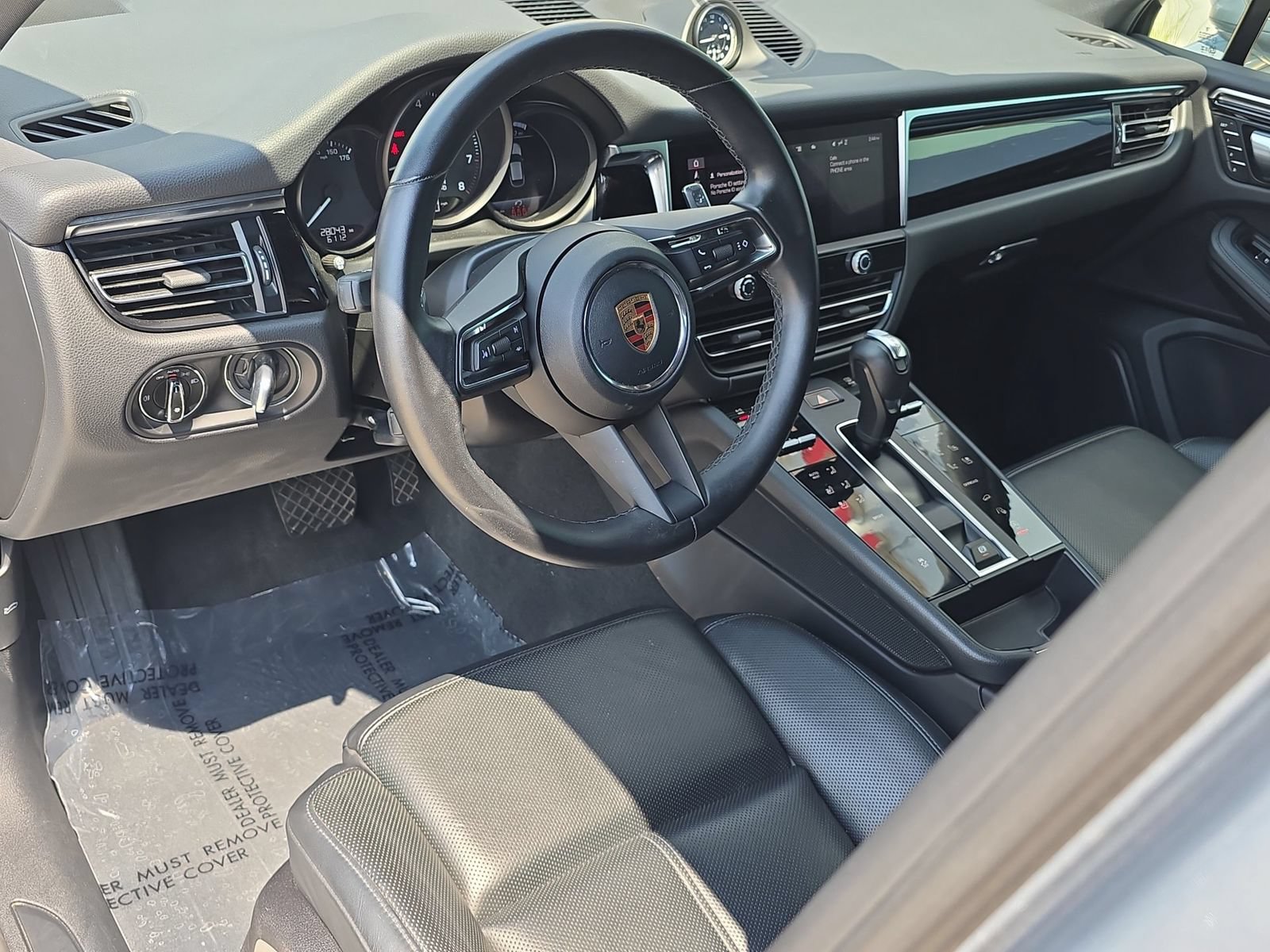 Used 2024 Porsche Macan AWD/4WD image 4