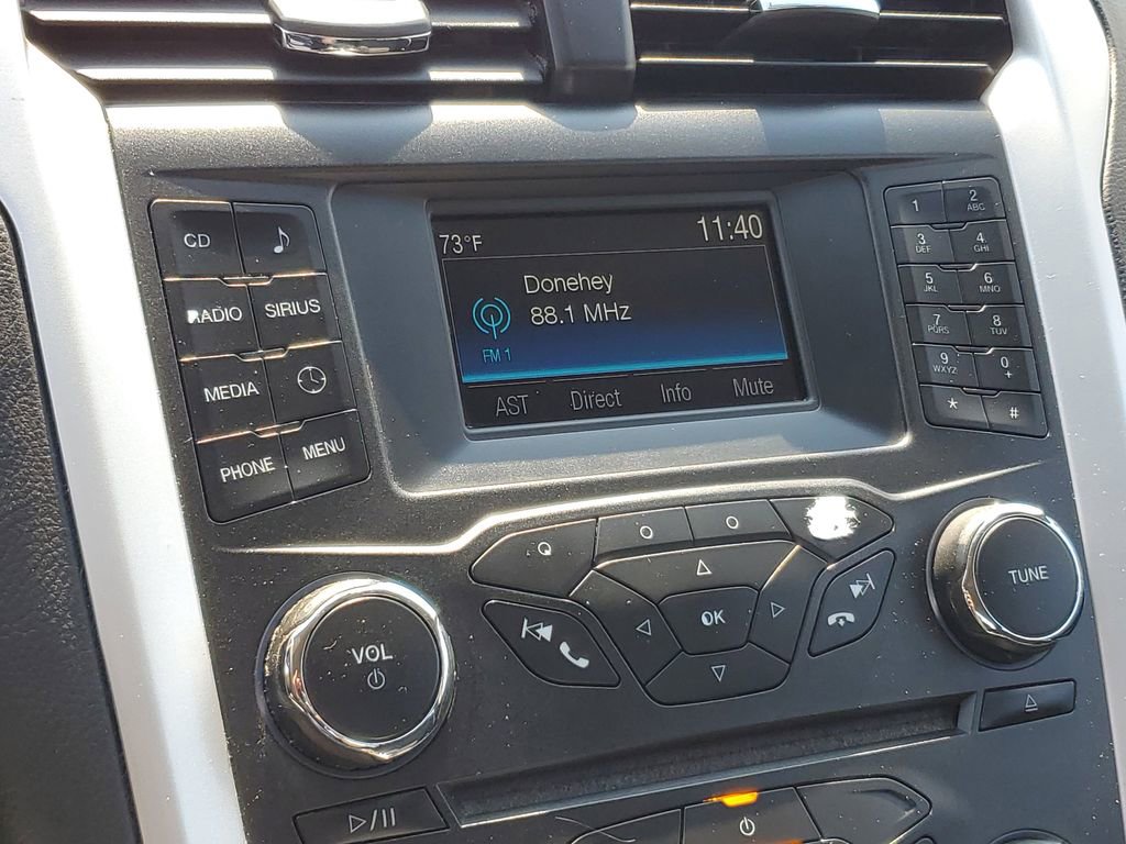 Used 2015 Ford Fusion SE FWD image 18