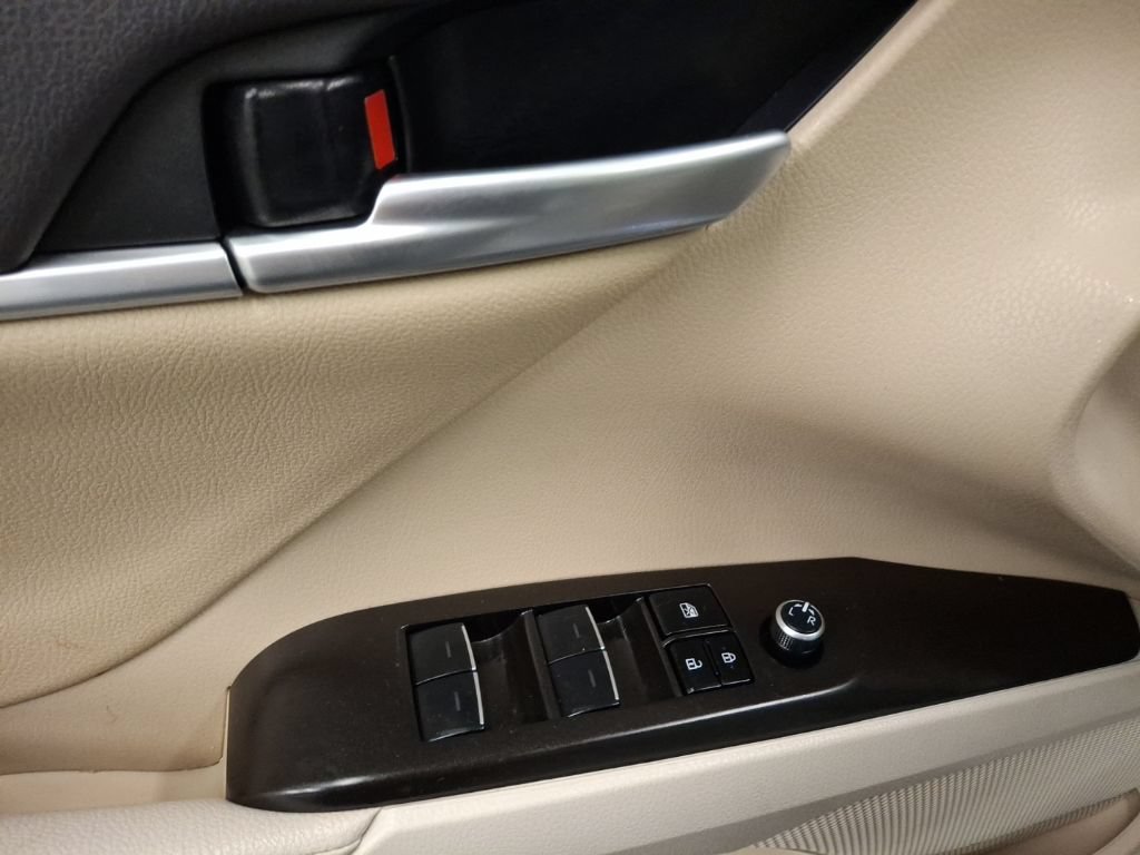 Used 2023 Toyota Camry XLE w/ Navigation Package AWD/4WD image 17