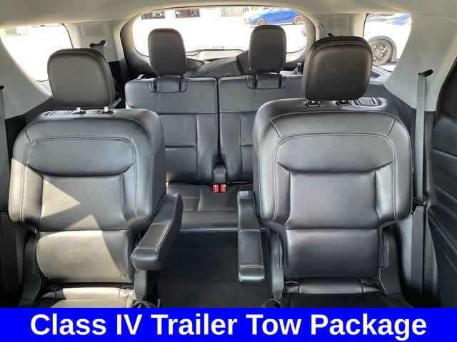 Used 2024 Ford Explorer XLT w/ Equipment Group 202A AWD/4WD image 12