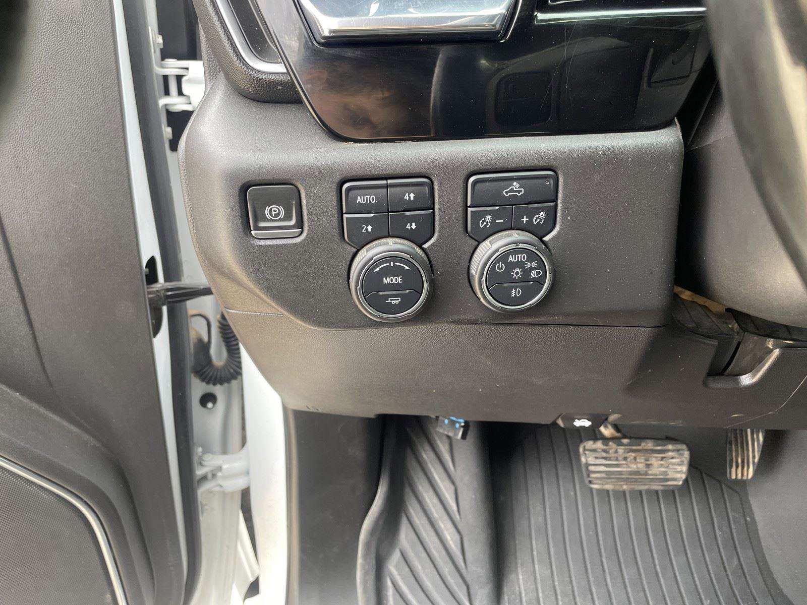 Used 2023 Chevrolet Silverado 1500 LT Trail Boss w/ Protection Package AWD/4WD image 13