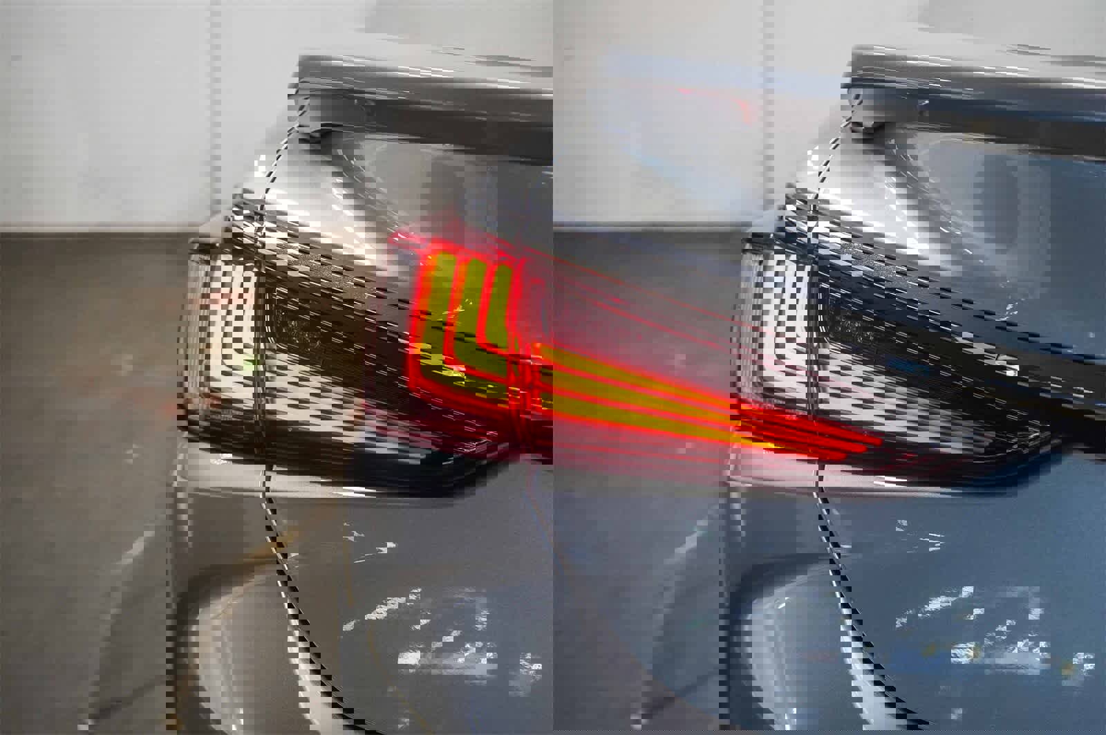 Used 2023 Lexus ES 300h w/ Premium Package image 11