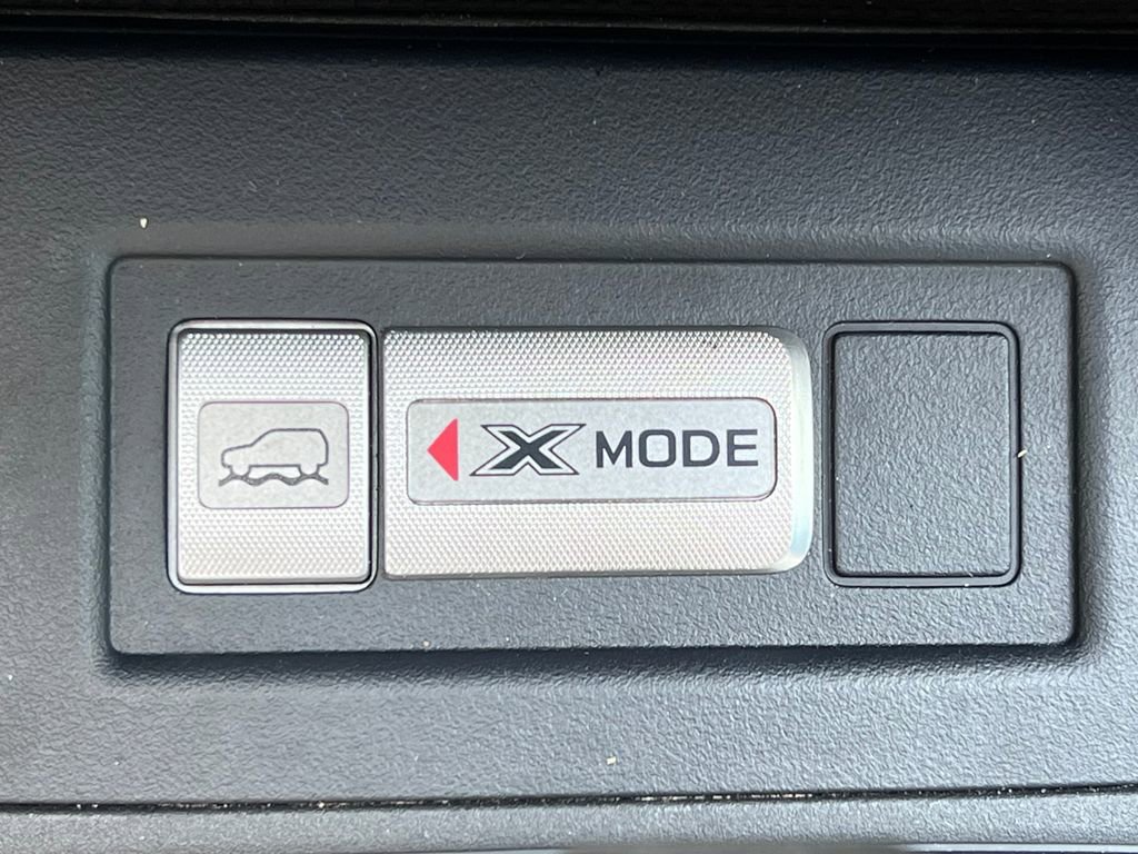 Used 2017 Subaru Forester 2.5i Limited w/ Protection Package #2 AWD/4WD image 28