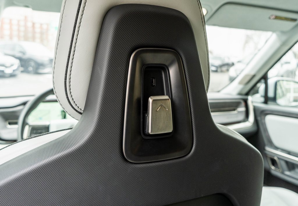 Used 2024 Rivian R1S Adventure image 36