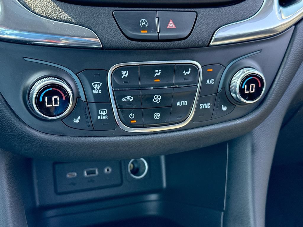 Used 2023 Chevrolet Equinox LT FWD image 19