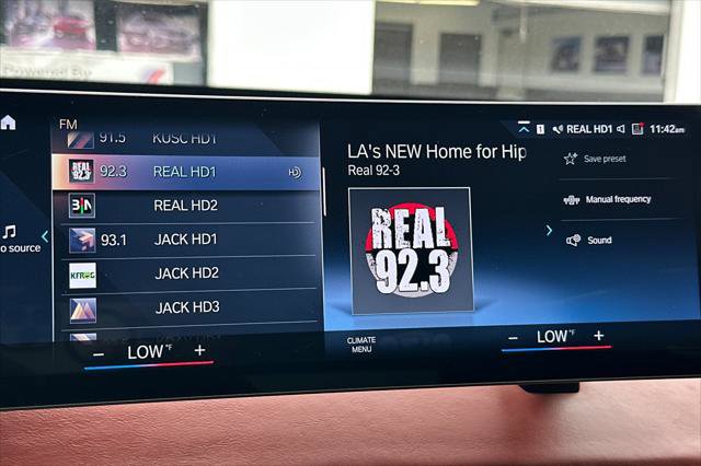 Used 2023 BMW iX xDrive50 w/ Ultimate Package 2 image 17