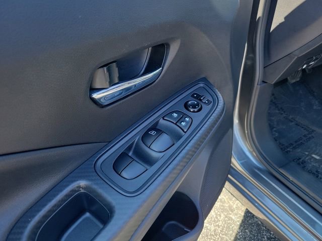 Used 2025 Nissan Versa SV image 8