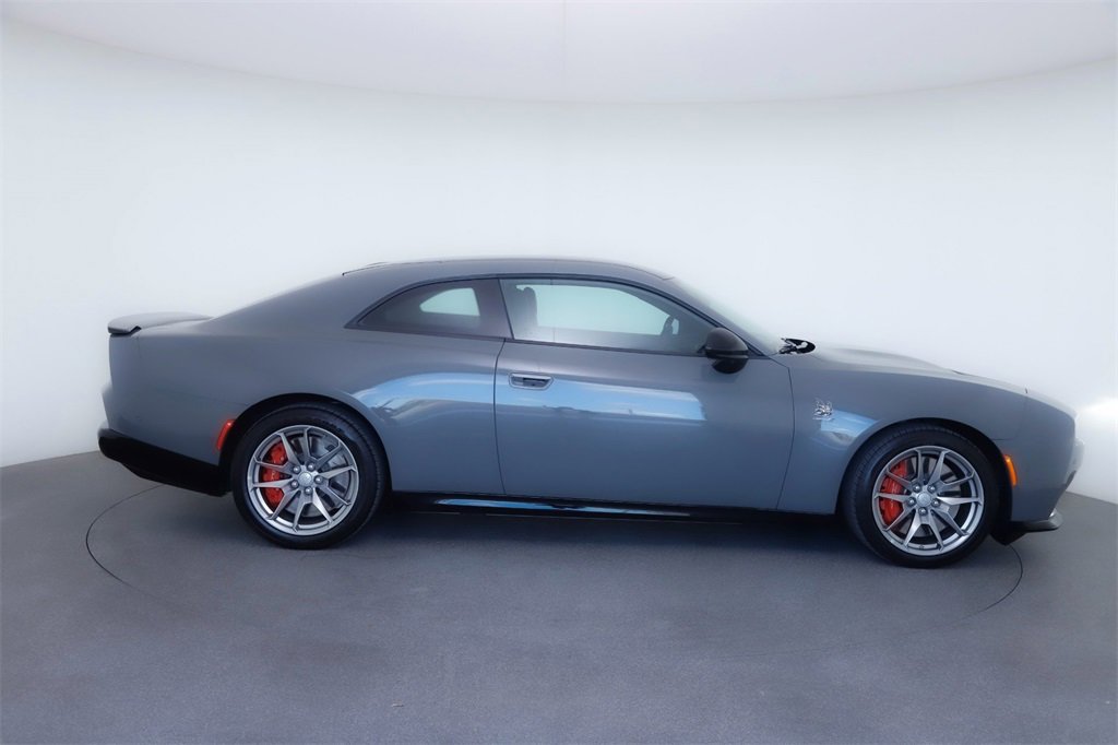 Used 2025 Dodge Charger R/T Scat Pack w/ Track Pack image 9