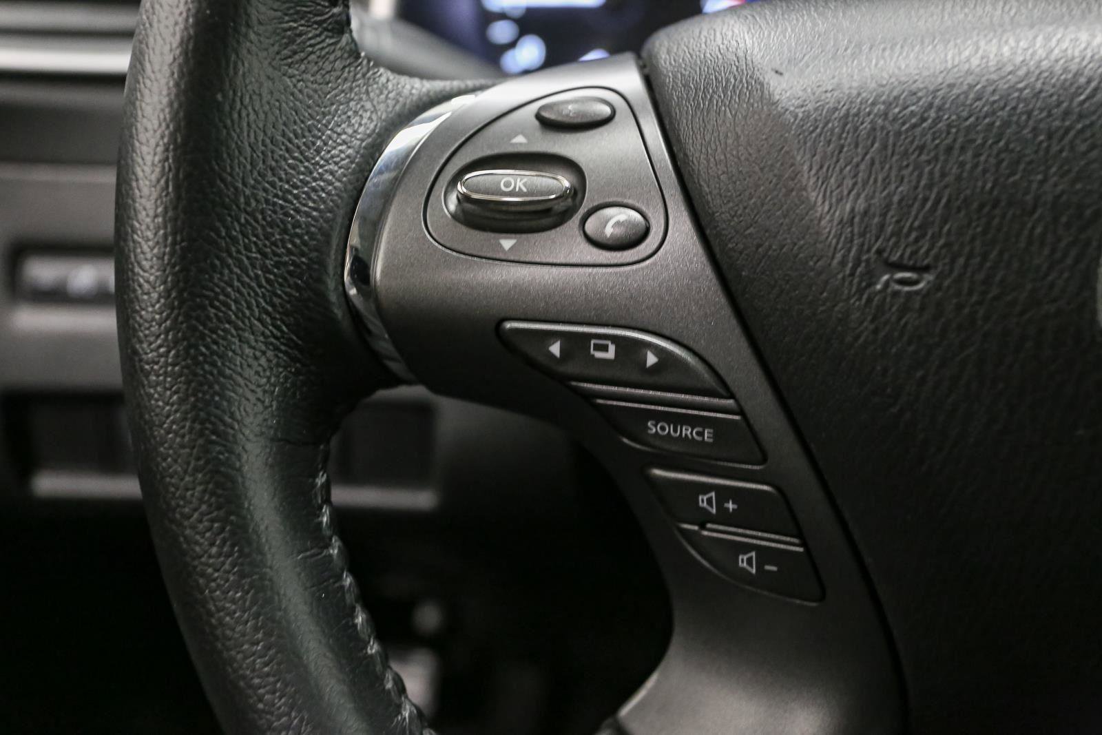 Used 2020 Nissan Murano SV image 32