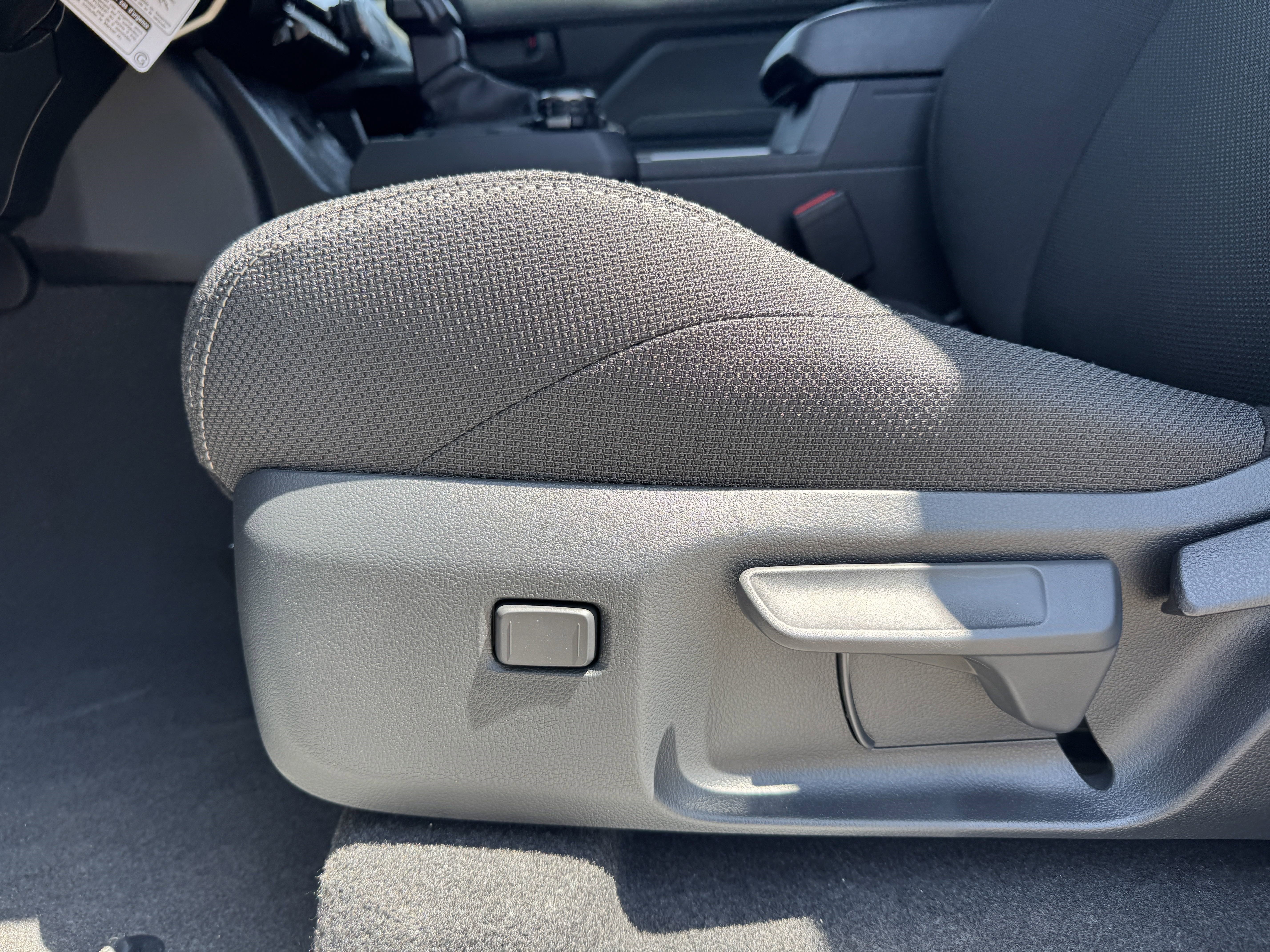 New 2026 Toyota 4Runner SR5 AWD/4WD image 18