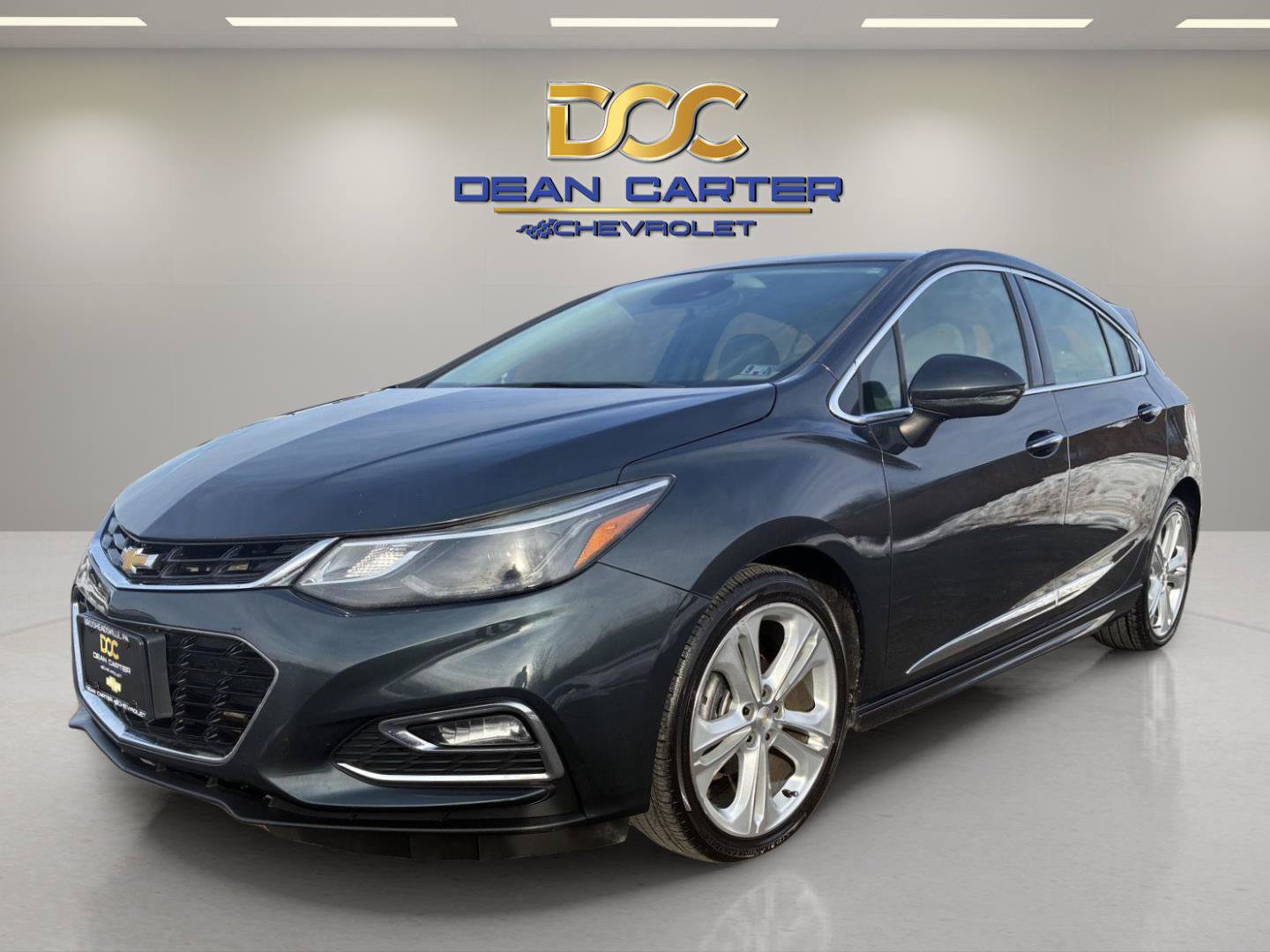 Used 2018 Chevrolet Cruze Premier FWD image 2