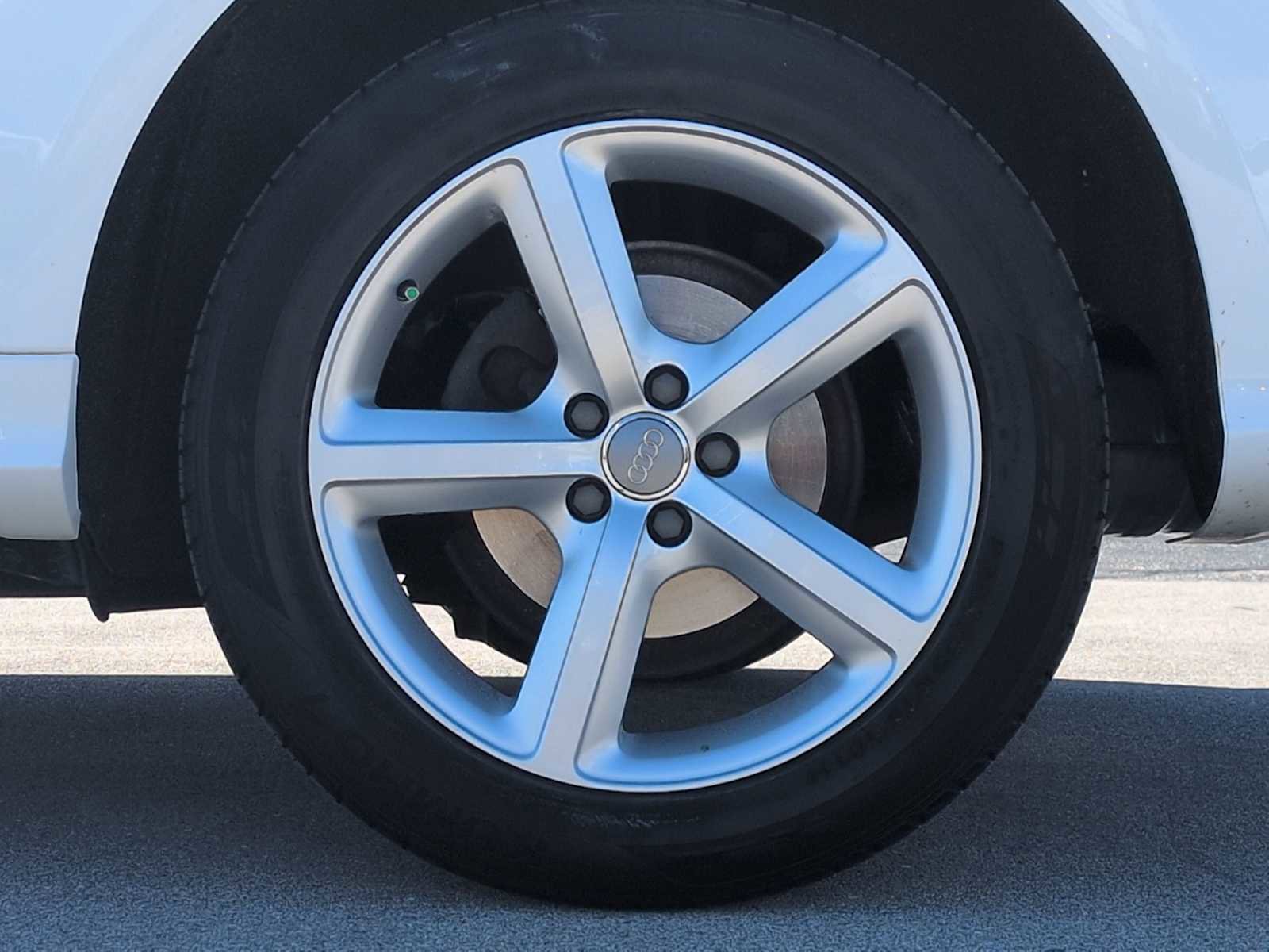 Used 2017 Audi Q5 2.0T Premium Plus w/ Technology Package image 13