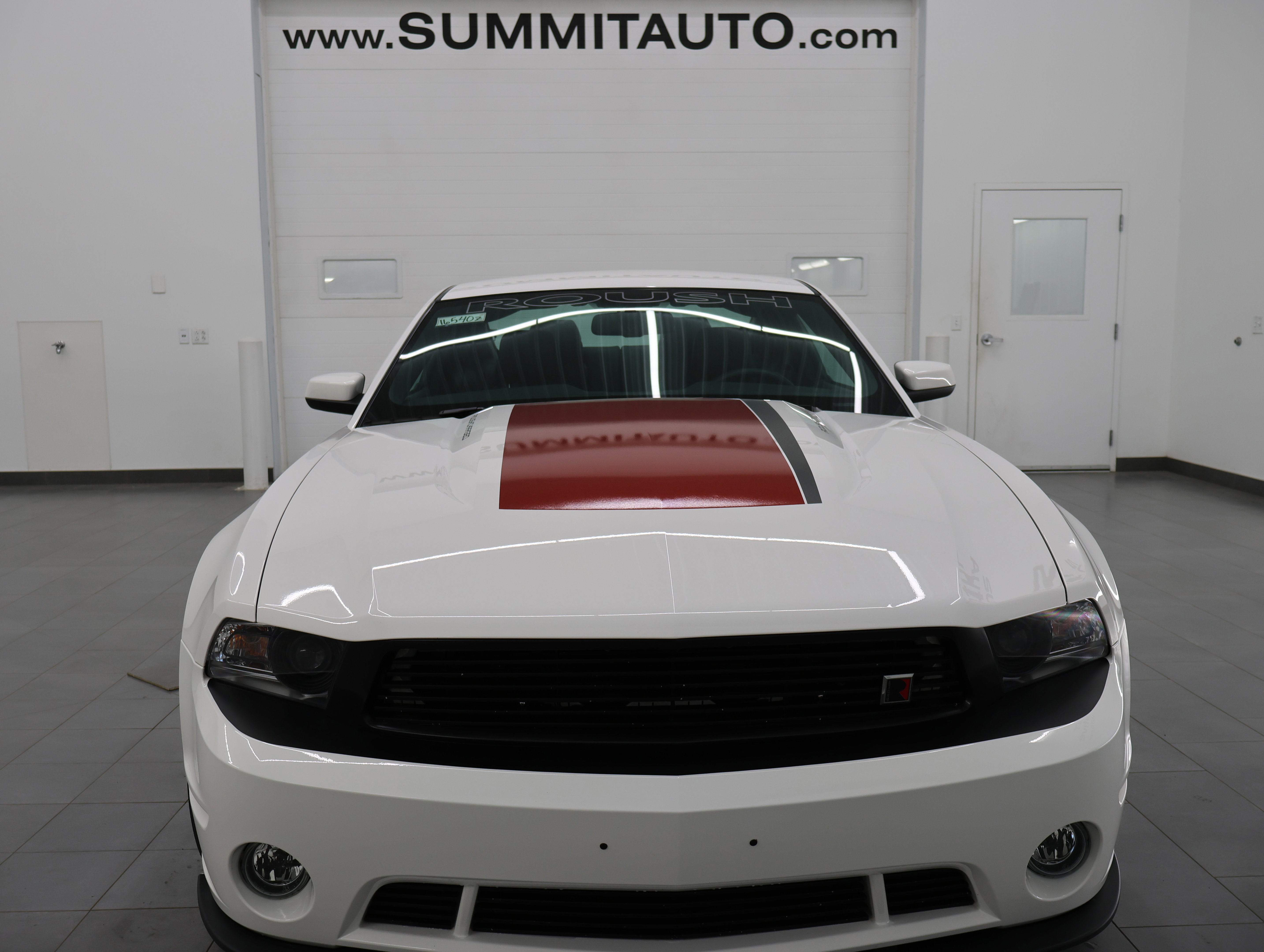 Used 2012 Ford Mustang GT Premium w/ HID Headlamps & Security Pkg RWD image 23