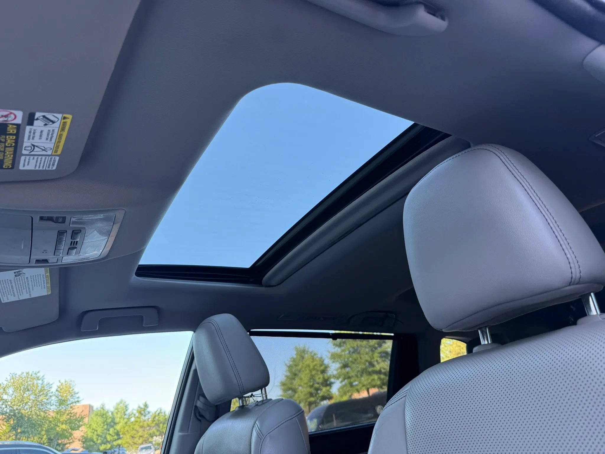 Used 2015 Toyota Highlander Limited AWD/4WD image 18