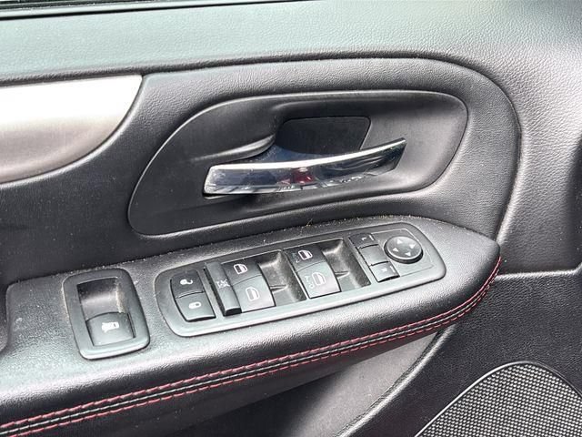 Used 2019 Dodge Grand Caravan GT FWD image 14