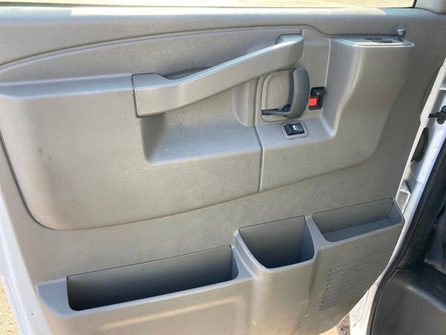Certified 2024 GMC Savana 2500 Extended w/ Driver Convenience Package image 15