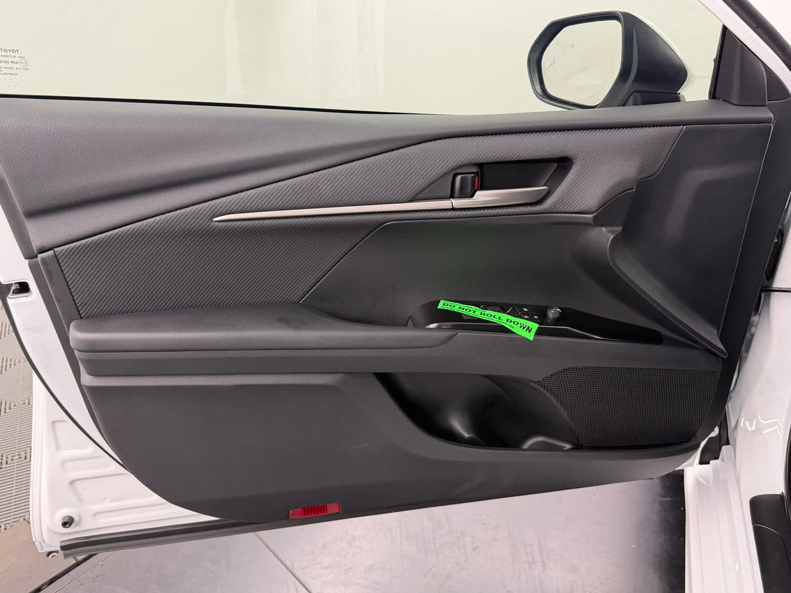 New 2026 Toyota Camry SE w/ Multimedia Upgrade Package FWD image 15