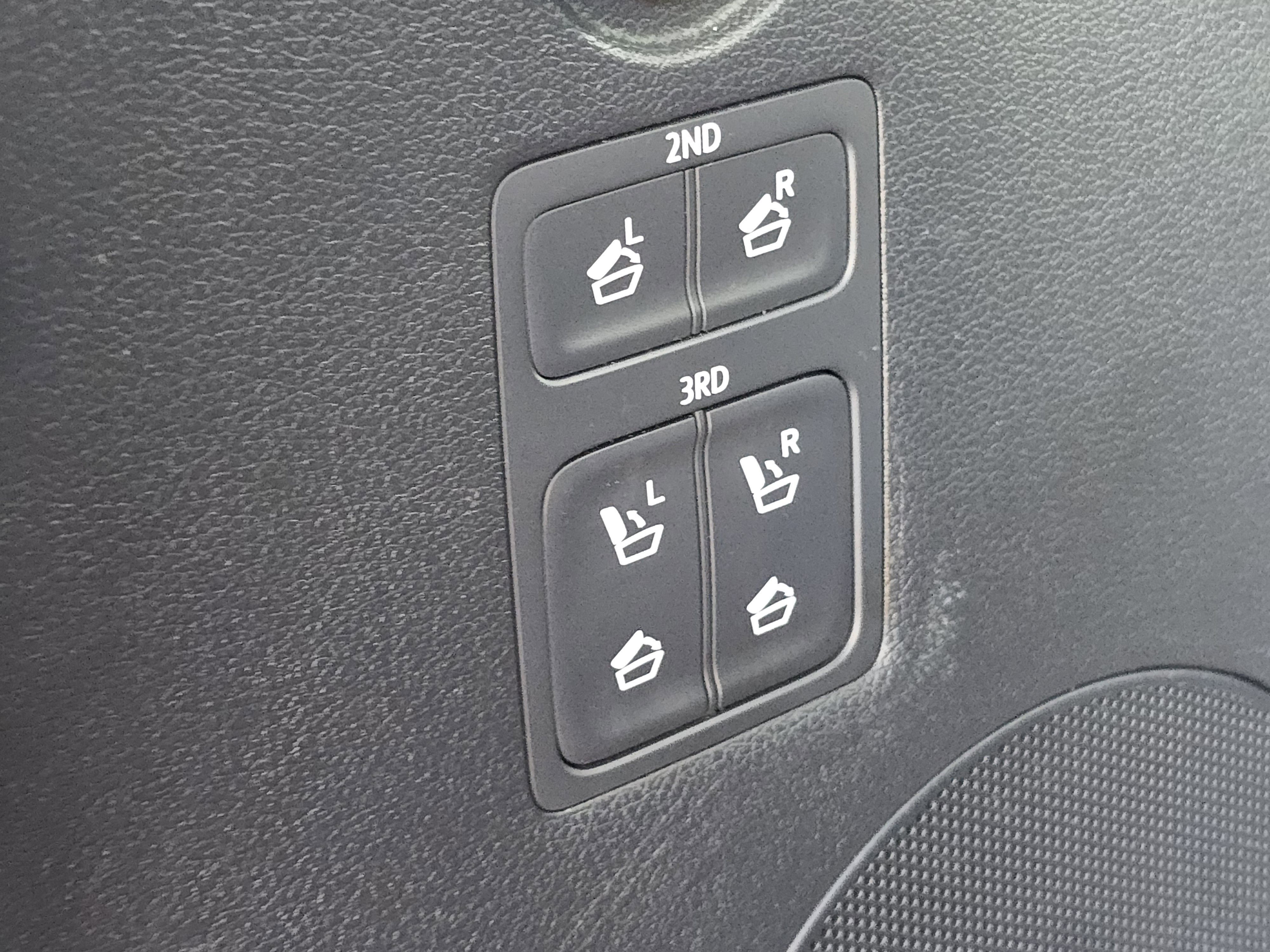 Used 2022 Hyundai Palisade Calligraphy image 32