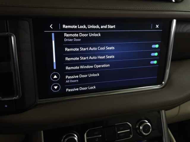 Used 2021 GMC Yukon XL Denali AWD/4WD image 32
