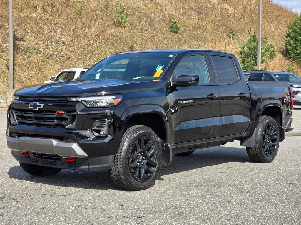 Used 2025 Chevrolet Colorado Z71 w/ Z71 Convenience Package 2 image 2