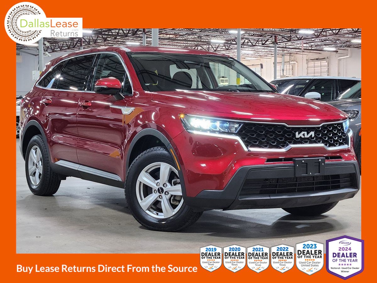 Used 2023 Kia Sorento LX image 1
