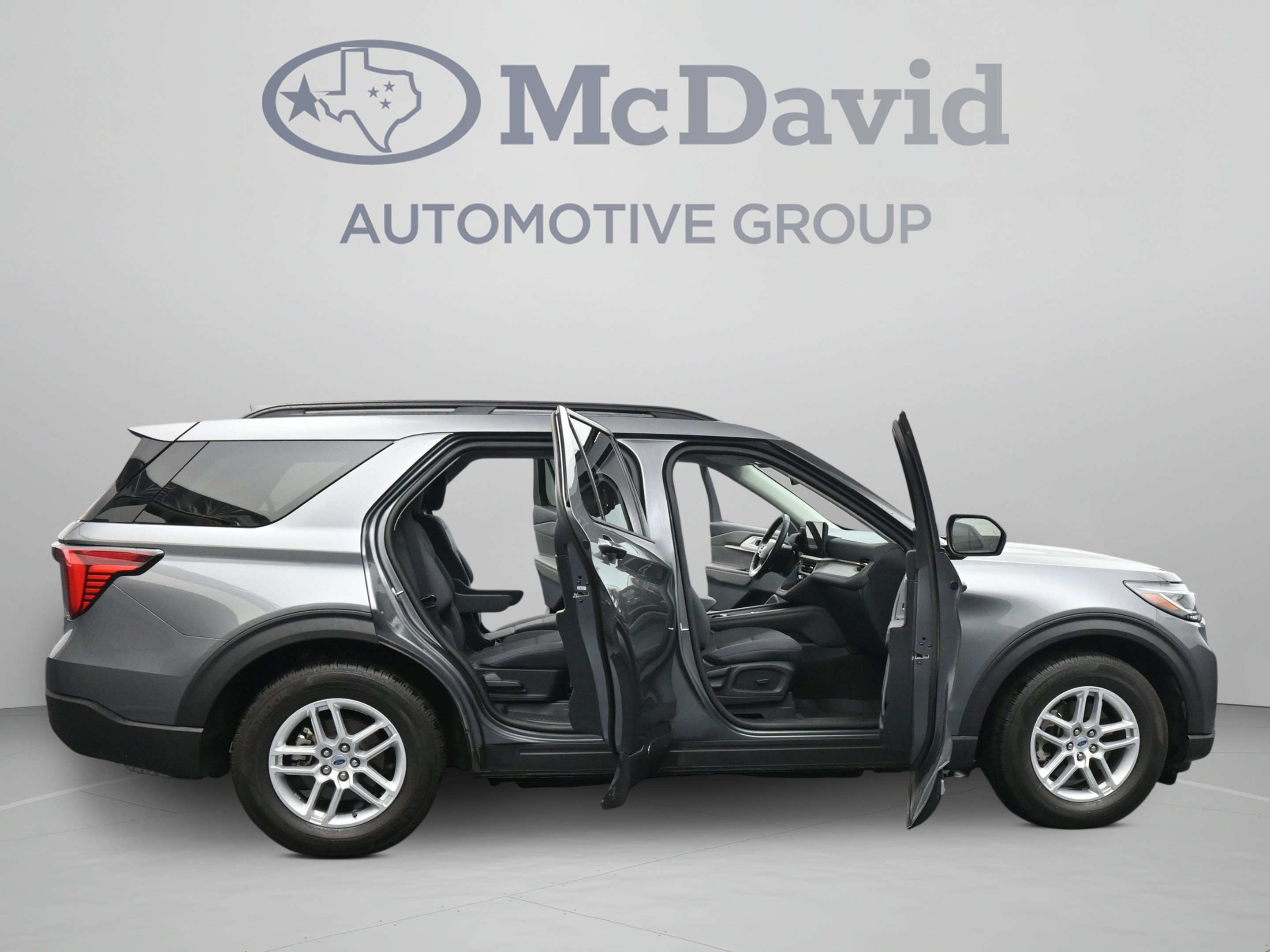Used 2025 Ford Explorer Active RWD image 41