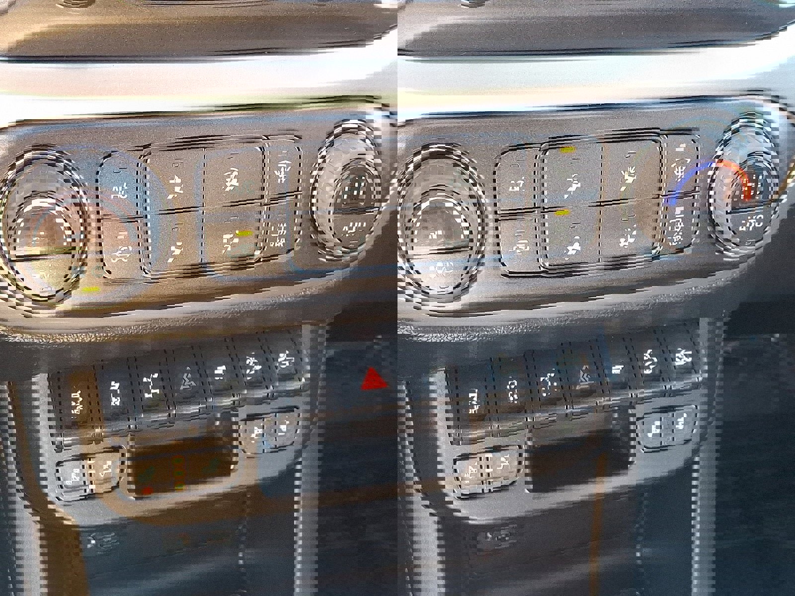 Used 2022 Chevrolet Colorado ZR2 AWD/4WD image 15