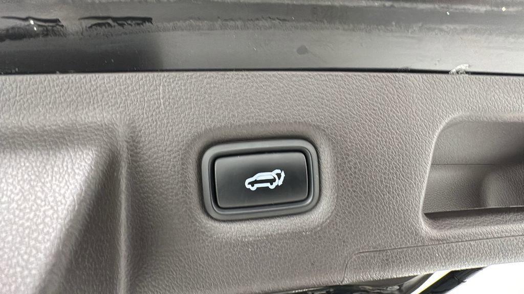 Used 2023 Hyundai Santa Fe Limited image 16