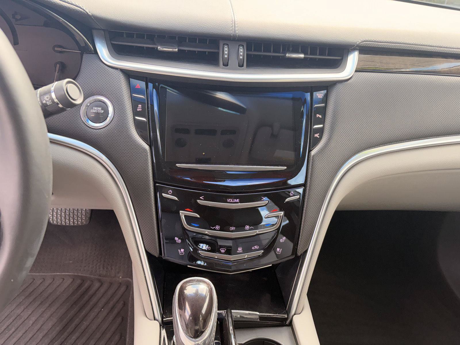 Used 2016 Cadillac XTS Luxury FWD image 16