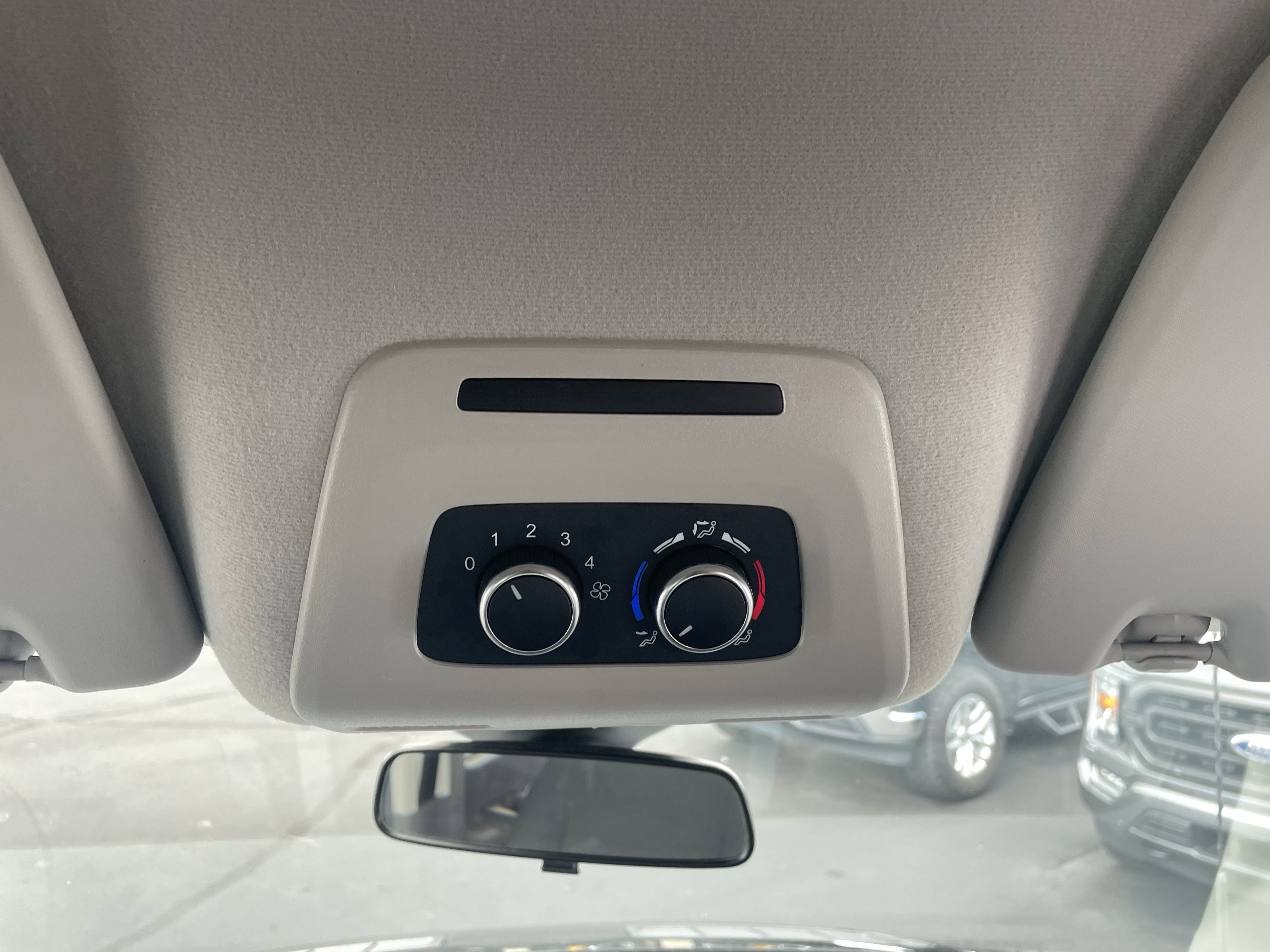 Used 2023 Ford Transit 350 XLT image 10