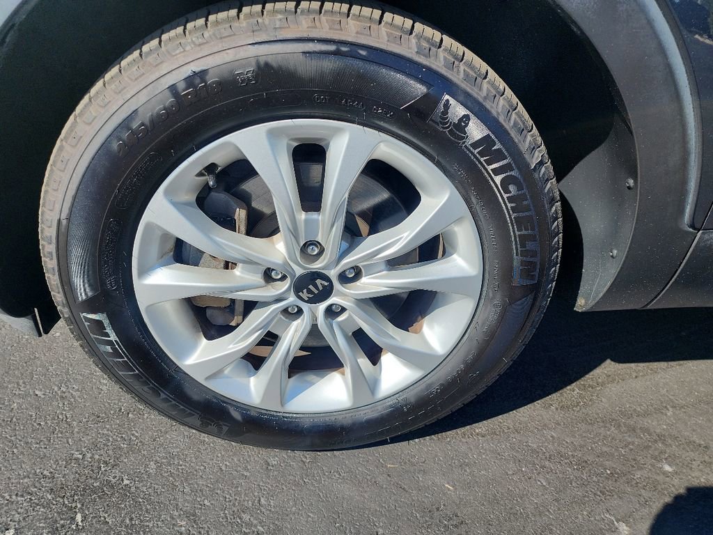 Used 2021 Kia Telluride LX image 9