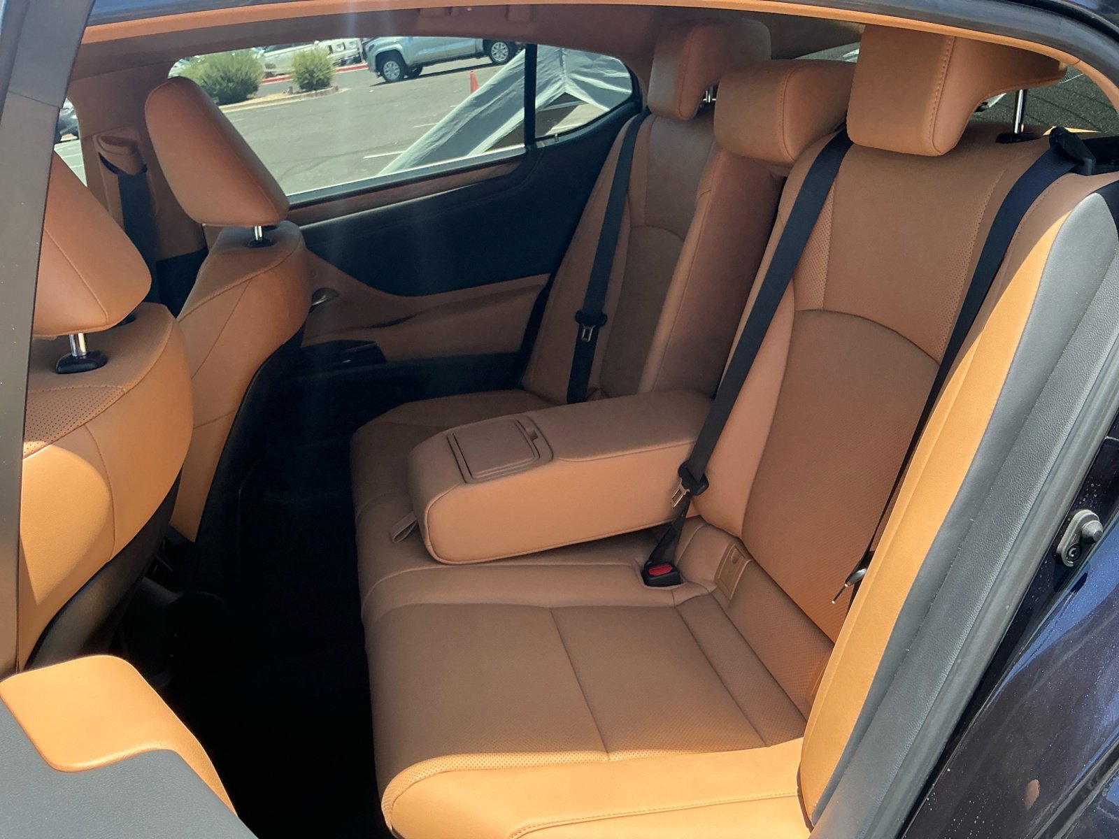 Used 2025 Lexus ES 300h w/ Premium Package FWD image 17