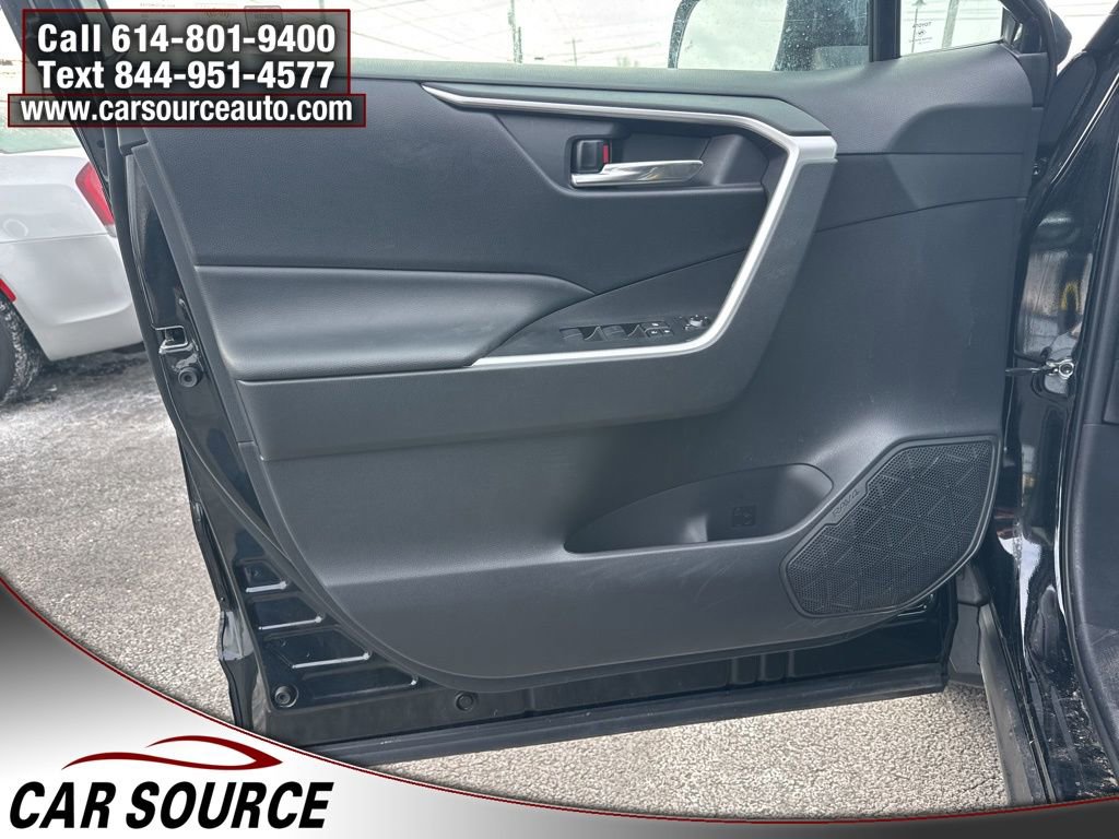 Used 2021 Toyota RAV4 XLE w/ Convenience Package image 15