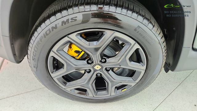 Used 2025 Rivian R1T Premium AWD/4WD image 56