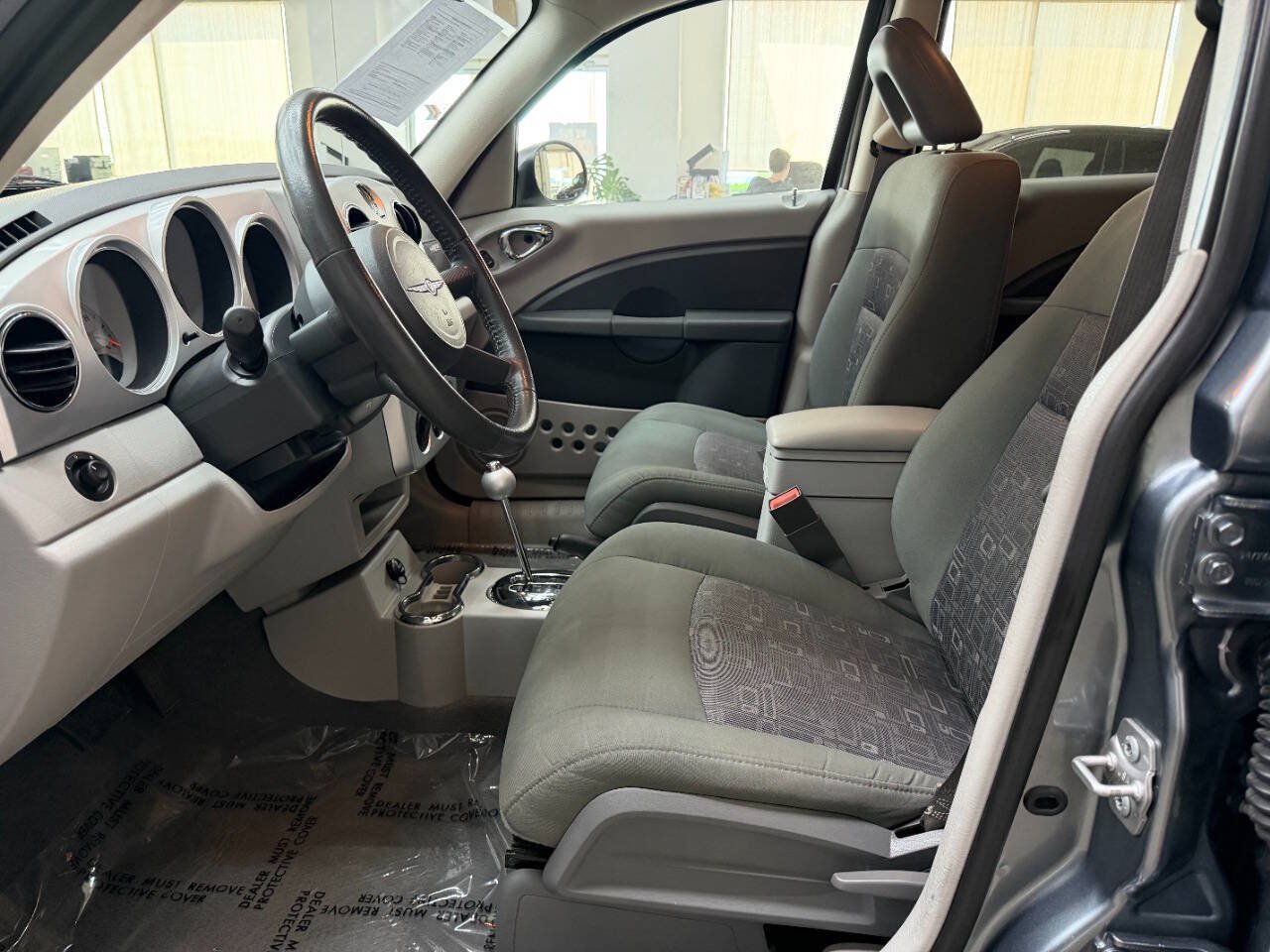 Used 2010 Chrysler PT Cruiser FWD image 11